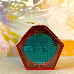 Brush Cleaner Ornament